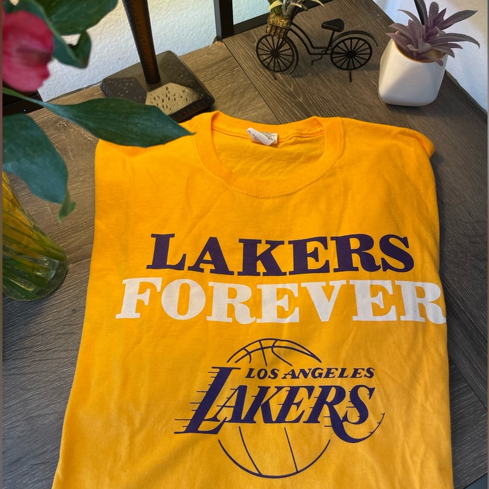 LA Lakers Yellow T-shirt